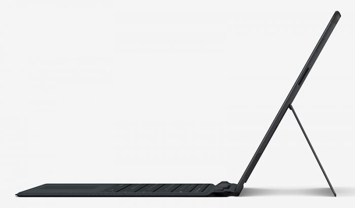 这是微软Surface Pro X使用支架和键盘侧面的公关照片